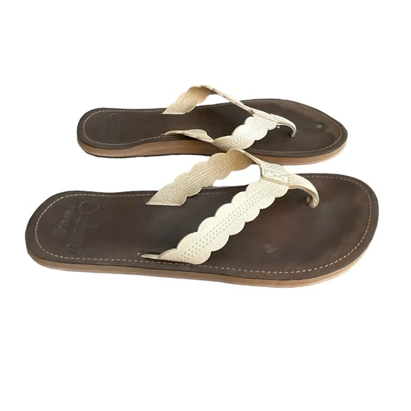 Reef Cushion Scallop Celine White Women’s Size 7 Sandals Flip Flops Pre-Owned - Picture 4 of 6